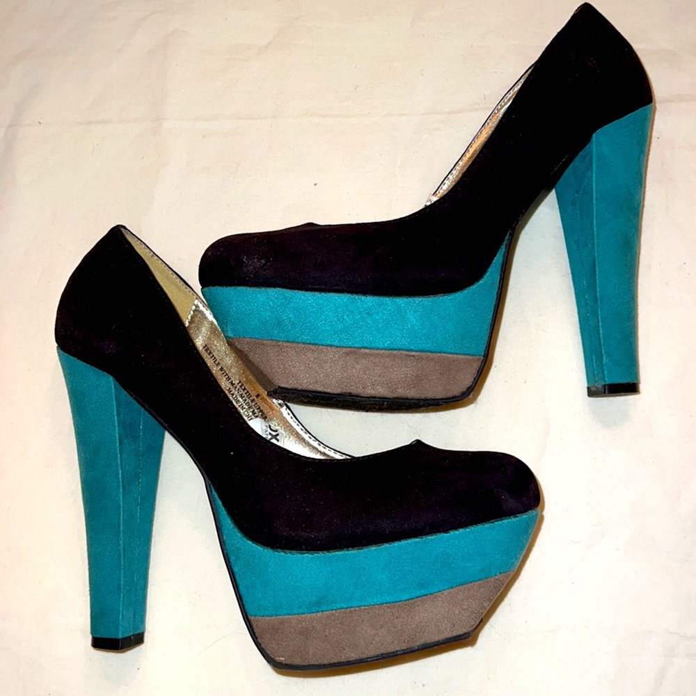 Xhilaration woman’s heels shoes size 8